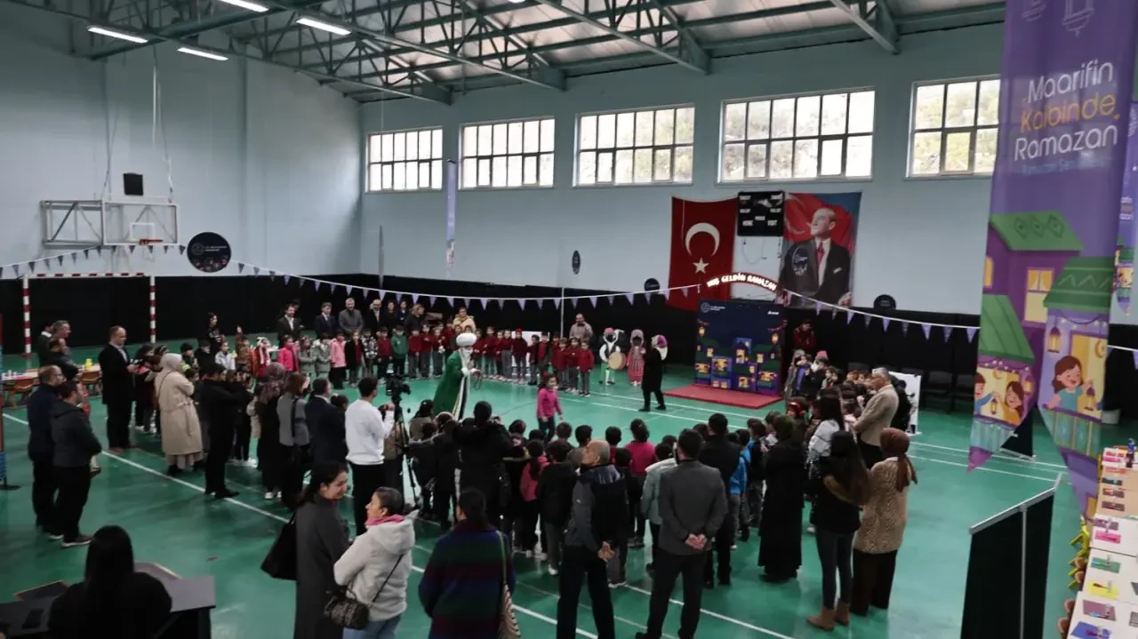 Amasya'da Okullarda Ramazan Ruhu: Vali Bakan Öğrencilerle 3