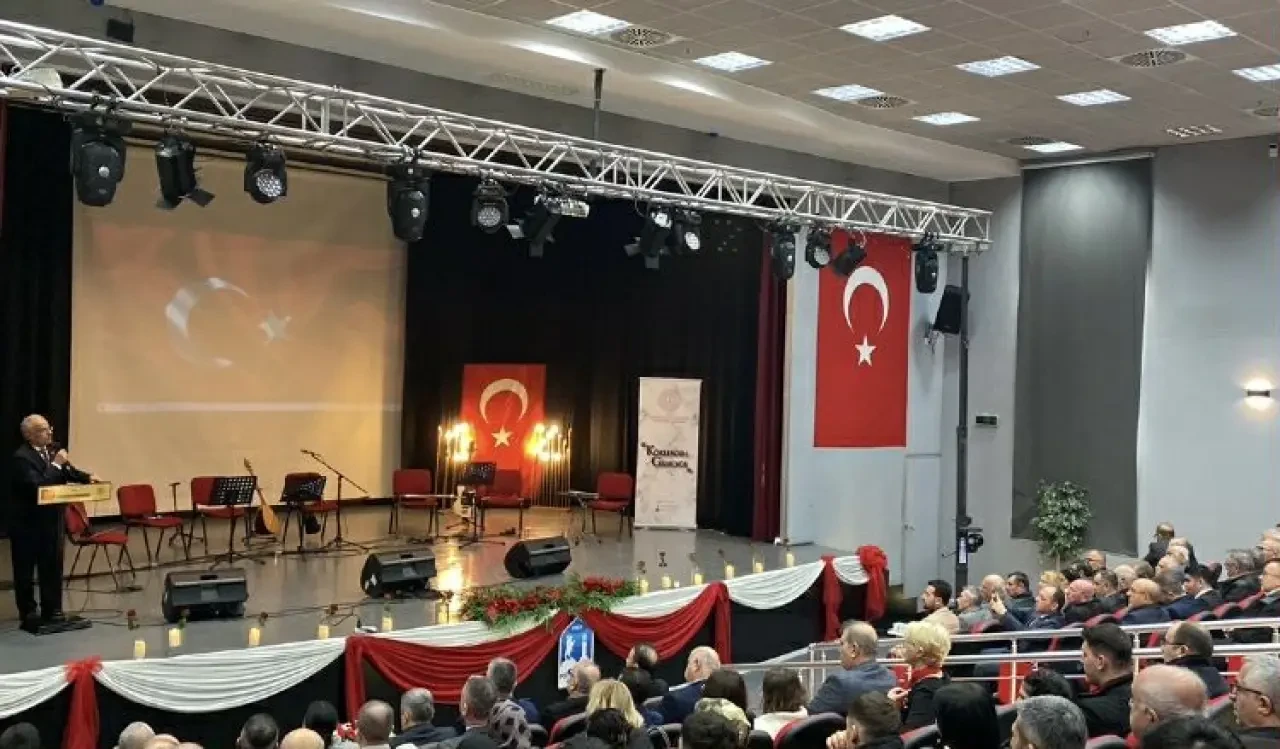 Merzifon’da Vatan ve Bayrak Sevgisi Şiir ve Türkülerle Yankılandı 2