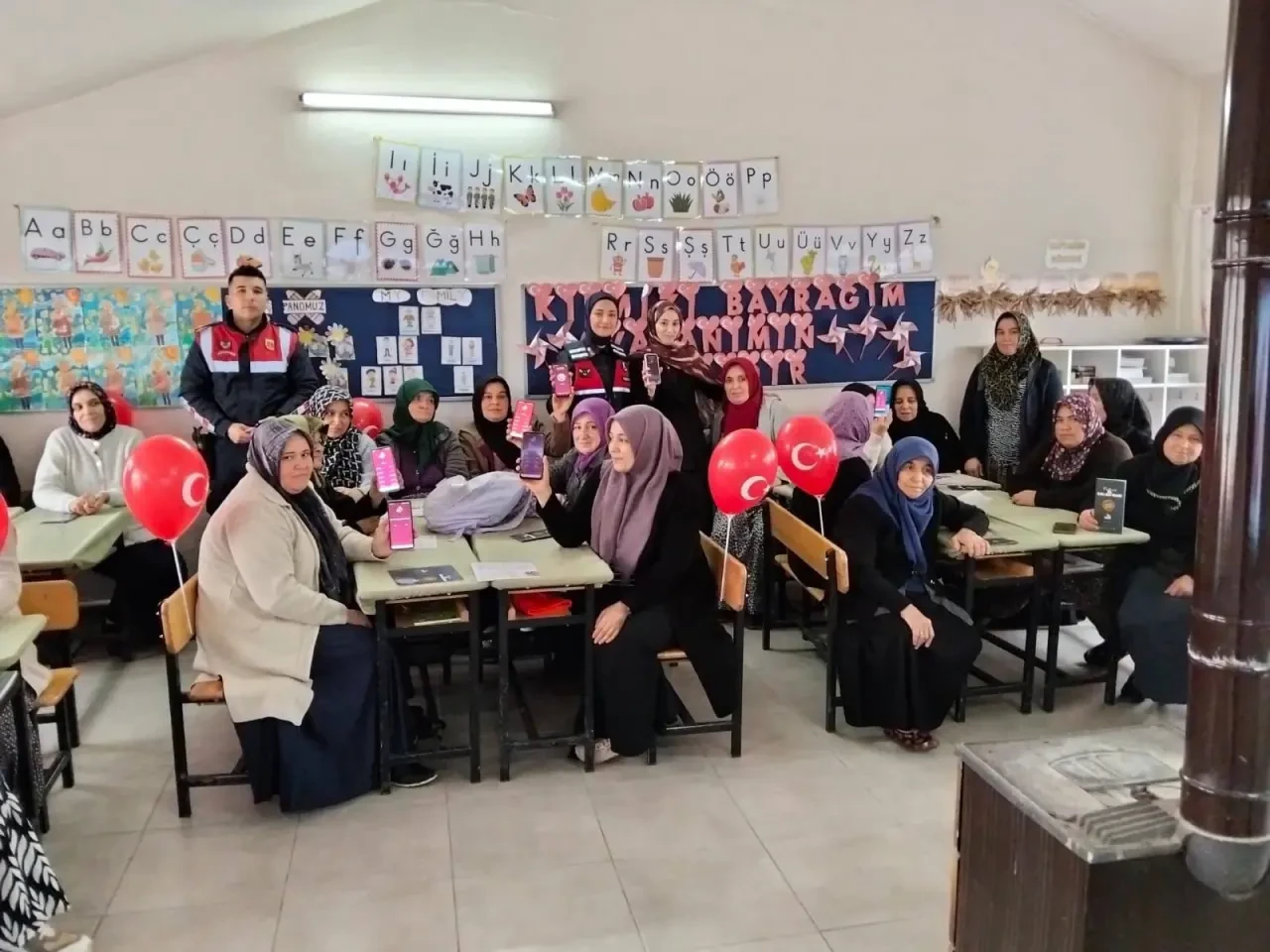 Gümüşhacıköy Köy Okullarında KADES Eğitimi Verildi 3