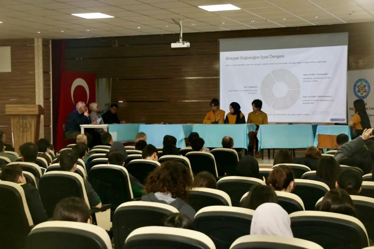 Amasya’da “Oku-Yorum, Yazı-Yorum” Paneli 2