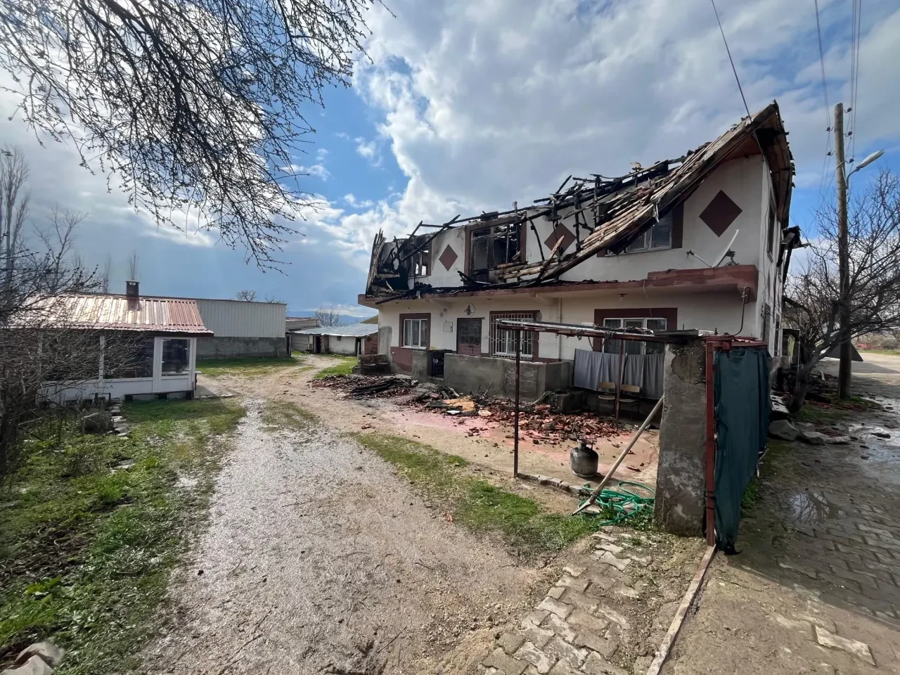 Basmacı’dan Yangın Sonrası İnceleme 6