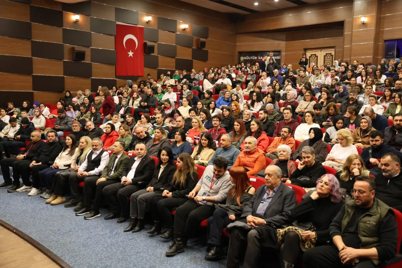 Amasya’da Tiyatroya Büyük İlgi 2