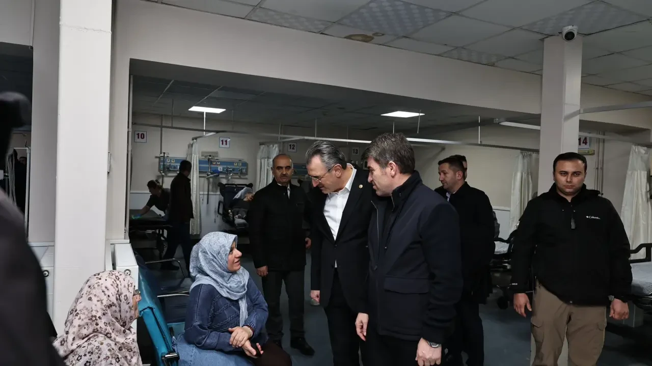 Amasya Valisi Bakan ve Amasya Milletvekillerinden Hastalara Moral 2