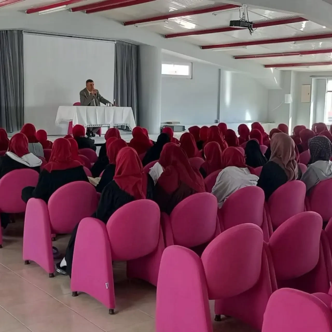 Kesti’den Genç Hafızlara Konferans 4