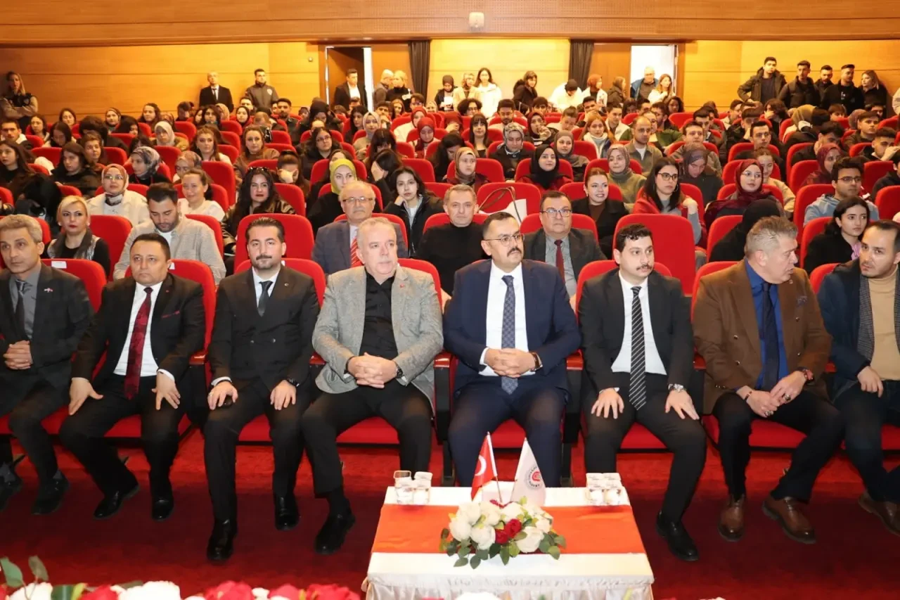 Amasya Üniversitesi’nde "Bir Tıkla Suça Ortak Olma!" Farkındalığı 4