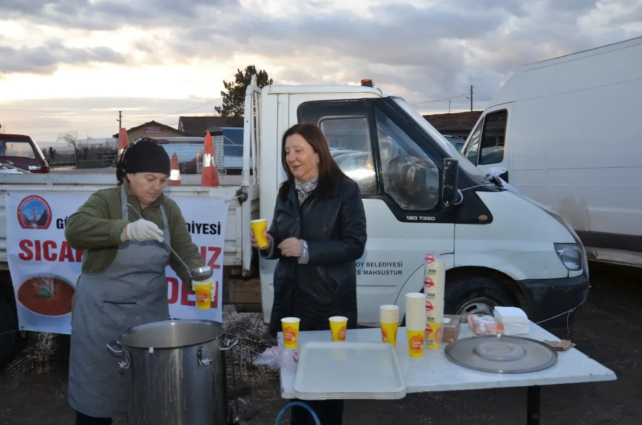 Gümüşhacıköy’de Soğuk Sabahlar Sıcak Çorbayla Isındı 1