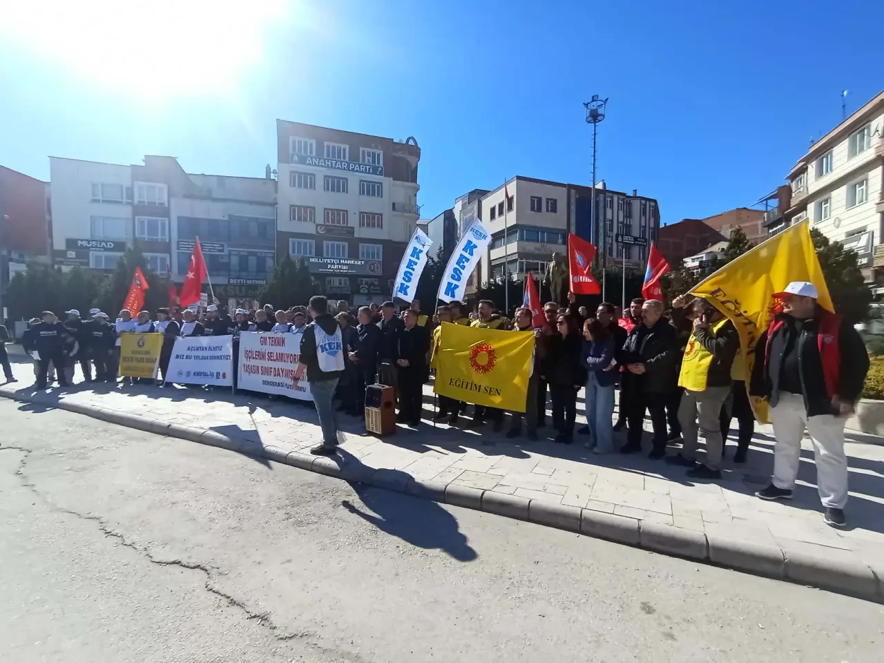 Ölgün: GM Teknik Cam İşçileri Yalnız Değildir! 3