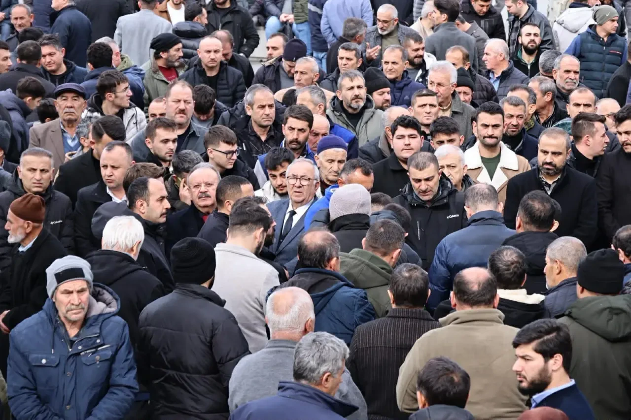 Suluova’da Hayatını Kaybeden İşçiler Son Yolculuklarına Uğurlandı 4