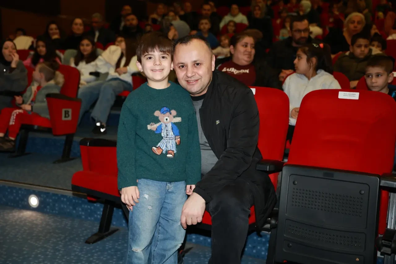 Amasya’da Hacivat ile Karagöz Çocuklarla Buluştu 9