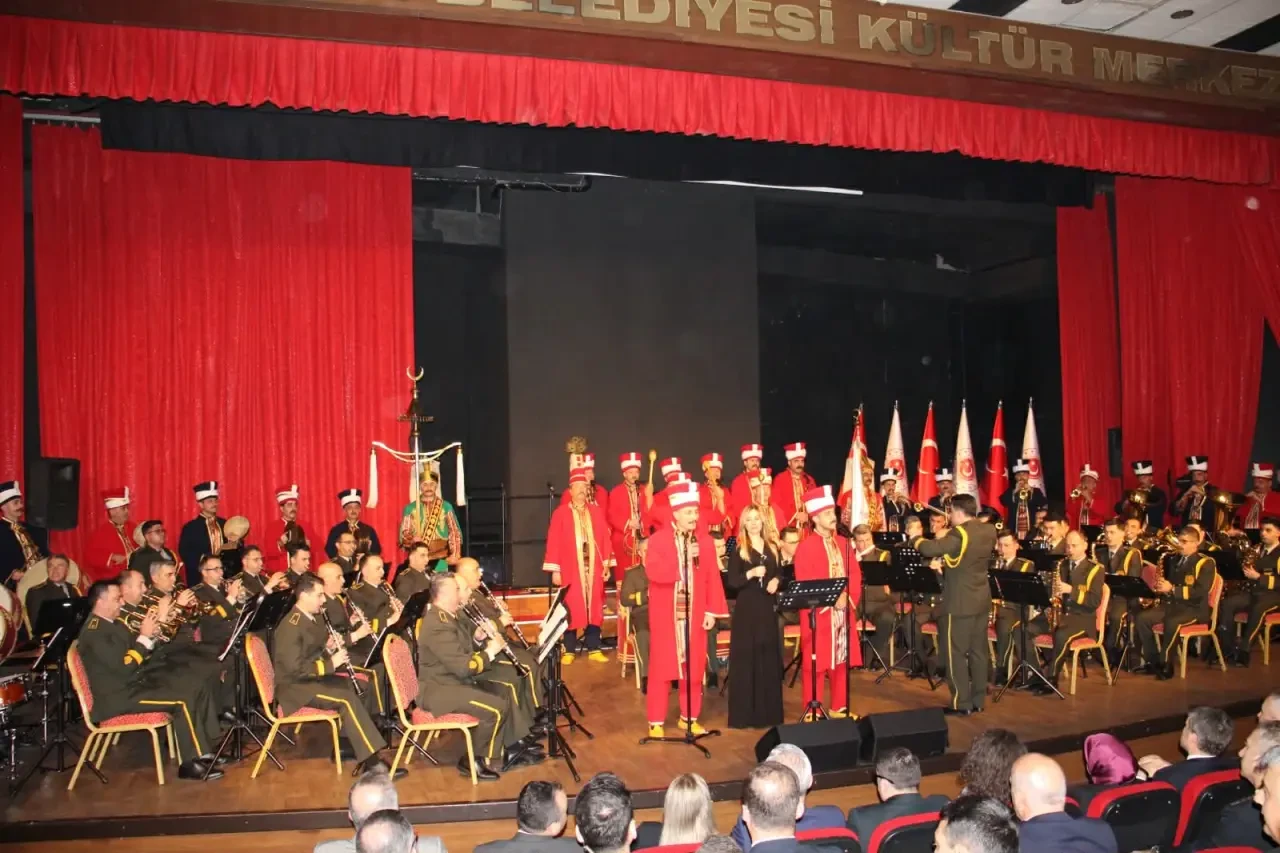 İstiklale Giden Yolda Türkiye Şehitlerini Andı 3