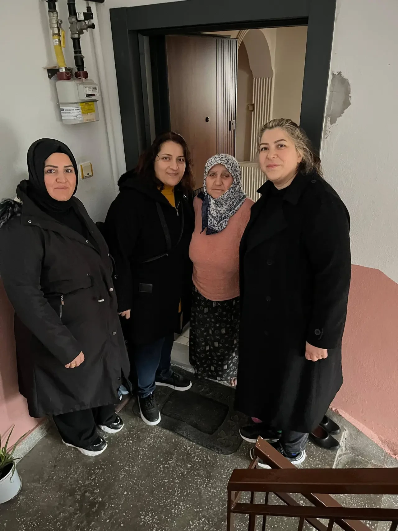 Merzifon’da AK Kadınlardan Kapı Kapı Gönül Köprüleri! 1