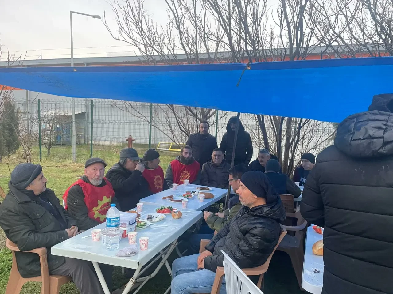 Emek Partisi, İşçilerin Yanında! 1