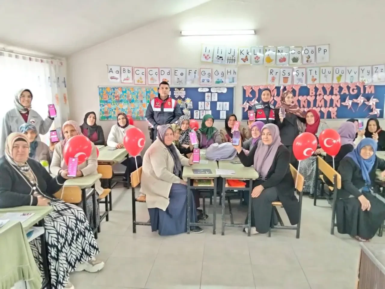 Gümüşhacıköy Köy Okullarında KADES Eğitimi Verildi 1