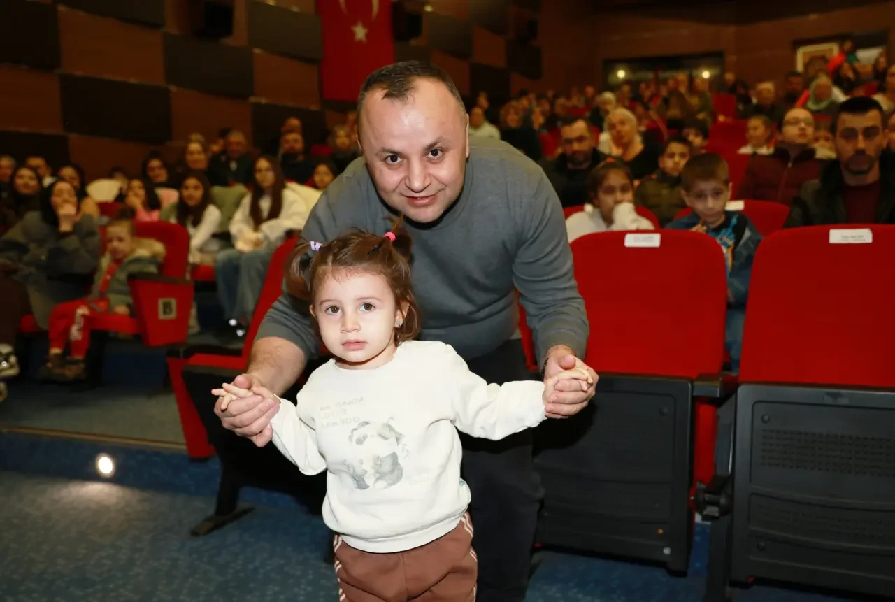 Amasya’da Hacivat ile Karagöz Çocuklarla Buluştu 5