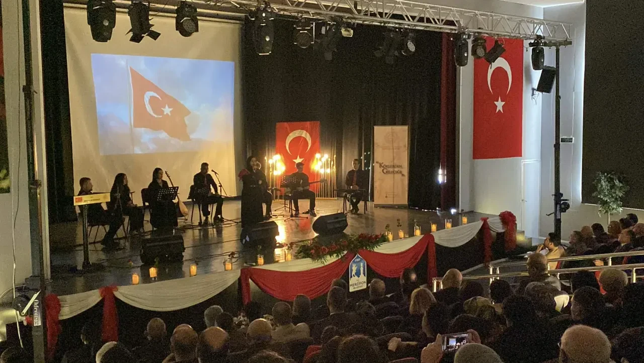 Merzifon’da Vatan ve Bayrak Sevgisi Şiir ve Türkülerle Yankılandı 3