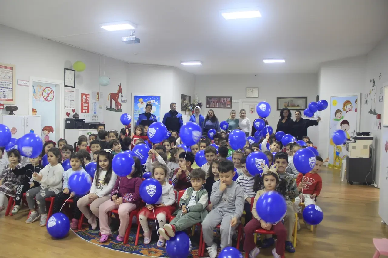 Amasya’da Minikler İçin Sahada Polis Var 4