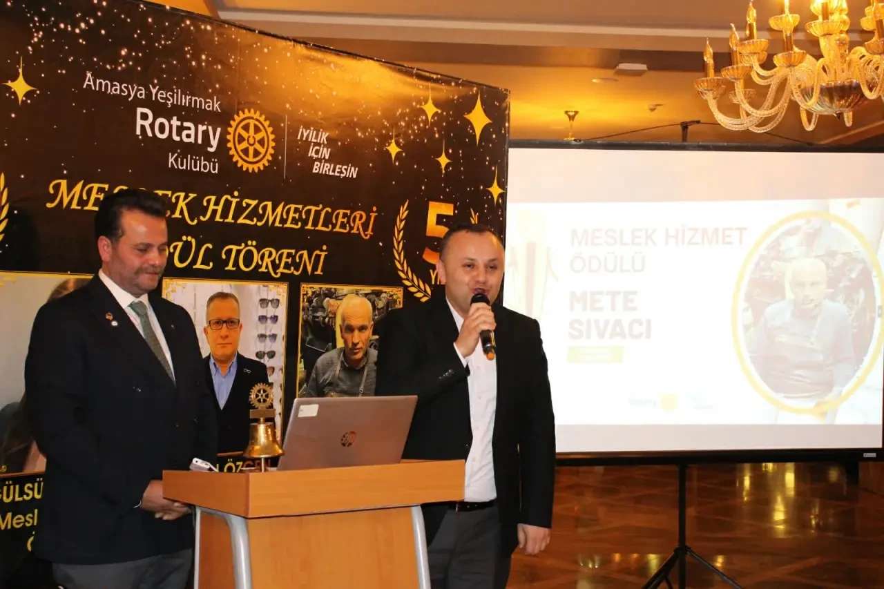 MESLEKİ BAŞARI VE ÖRNEK DURUŞ ÖDÜLLERLE TAÇLANDI 2