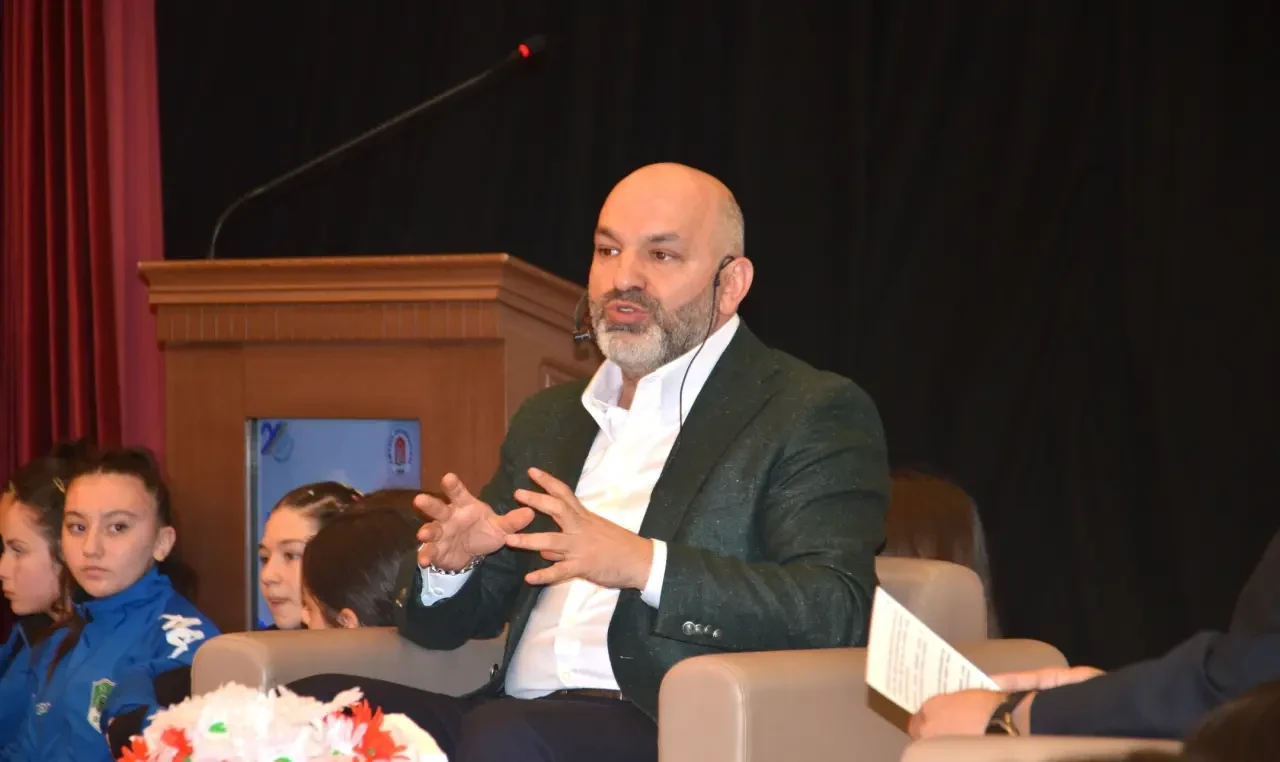 RTÜK Üyesi Hasan Davulcu Amasya Üniversitesi Öğrencileriyle 2