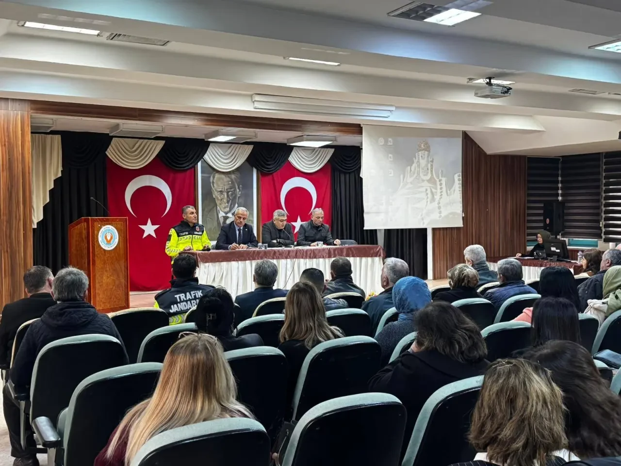 Merzifon’da Okul Güvenliği Masaya Yatırıldı 6