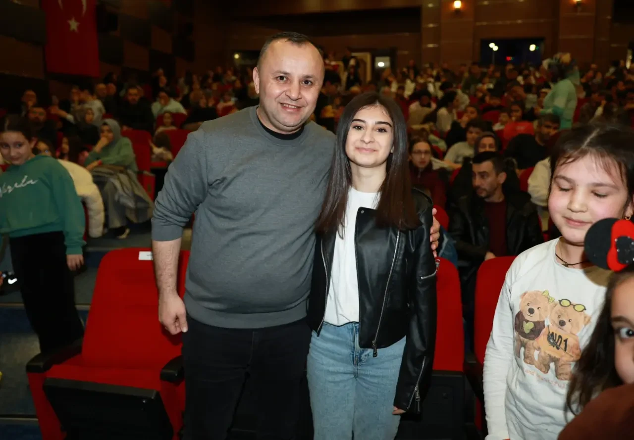 Amasya’da Hacivat ile Karagöz Çocuklarla Buluştu 11