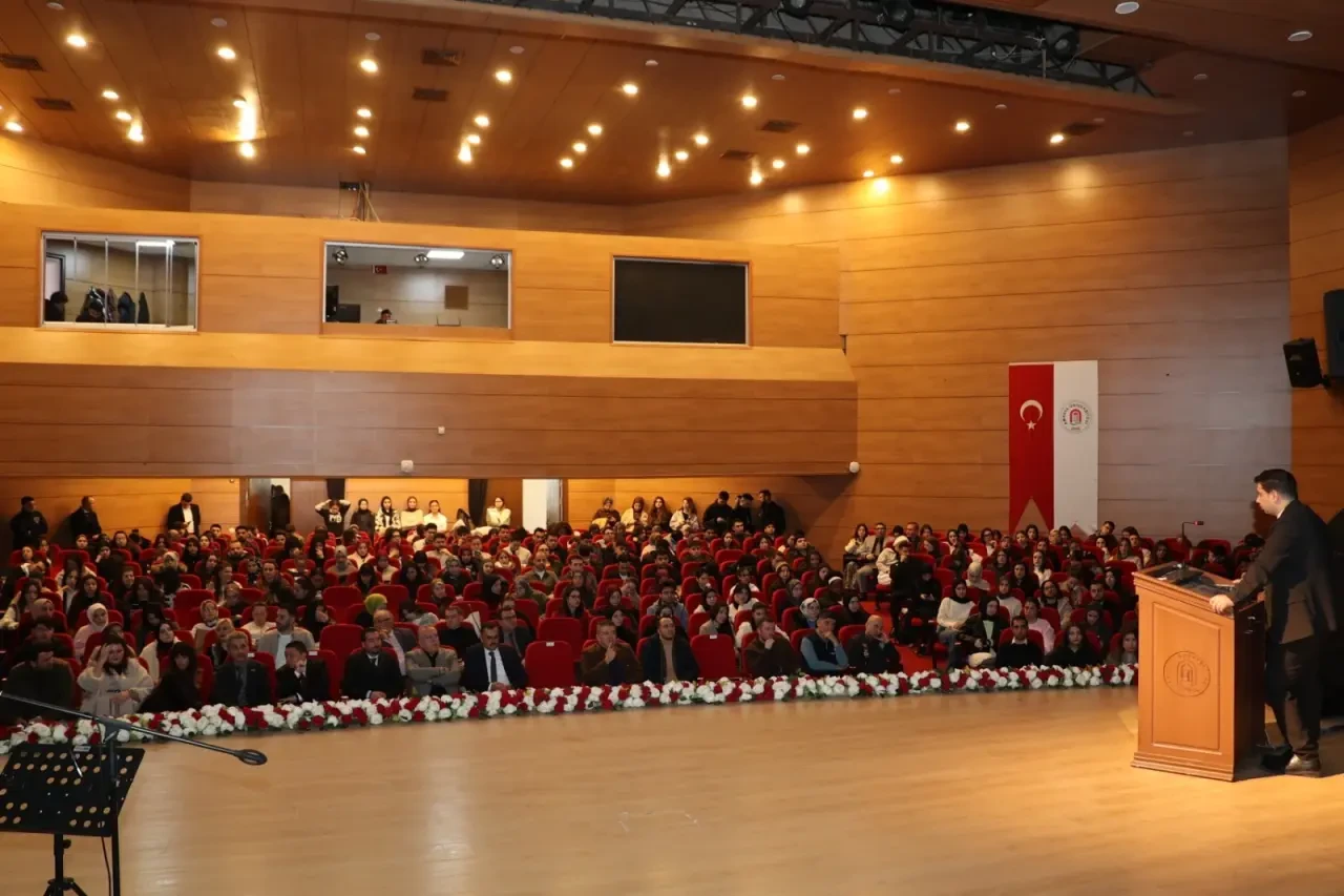 Amasya Üniversitesi’nde "Bir Tıkla Suça Ortak Olma!" Farkındalığı 1
