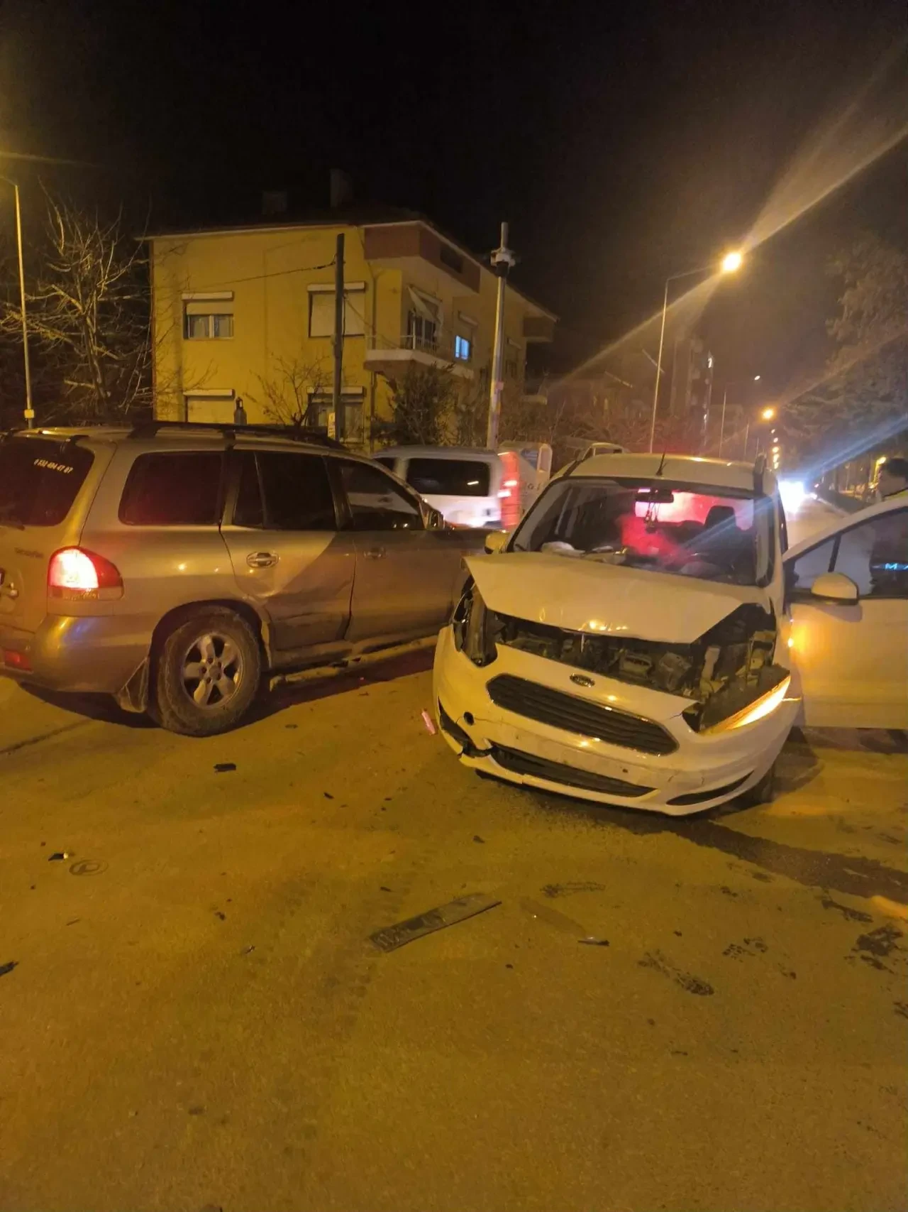 Merzifon’da Kavşak Kazası: Yaralılar Var! 1