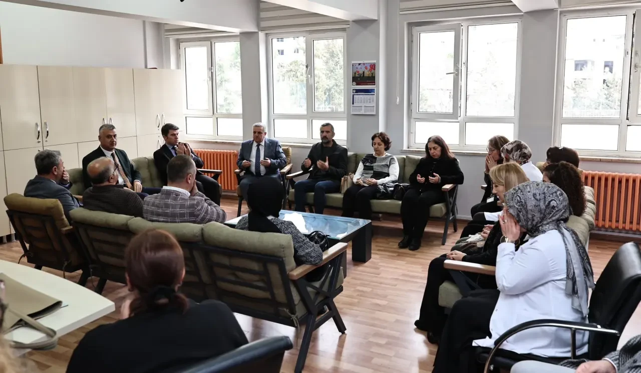 Amasya Eğitim Camiası Yasta, Vali Bakan Yanlarında 3