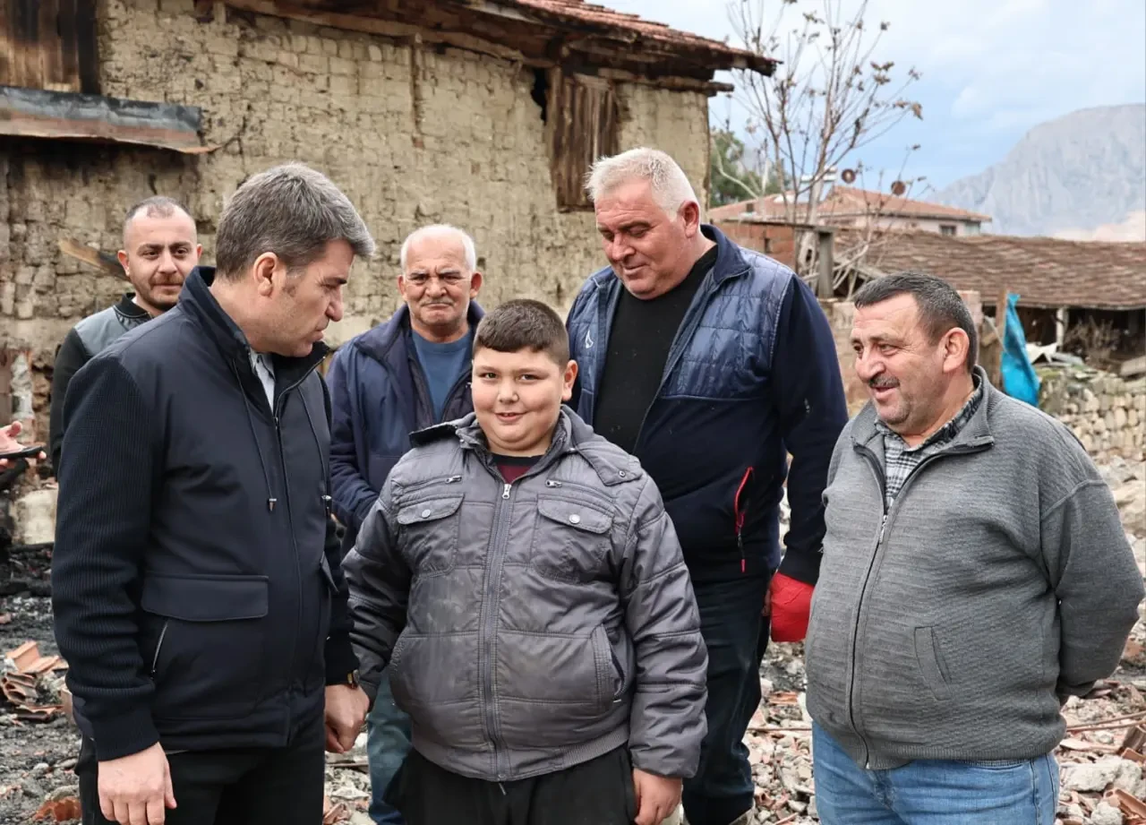 Amasya'da Devlet Sahada: İpekköy’de Yaralar Sarılıyor 1