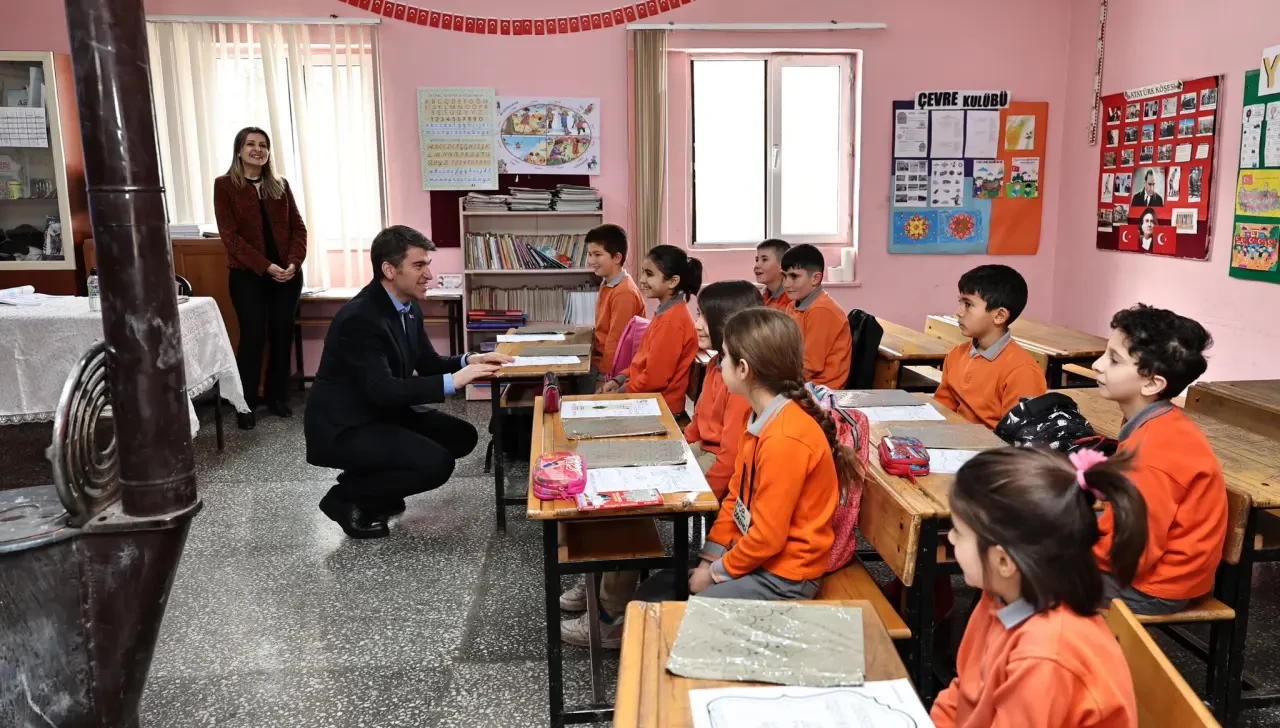 Amasya Valisi Önder Bakan Köy Okulu'nda 1