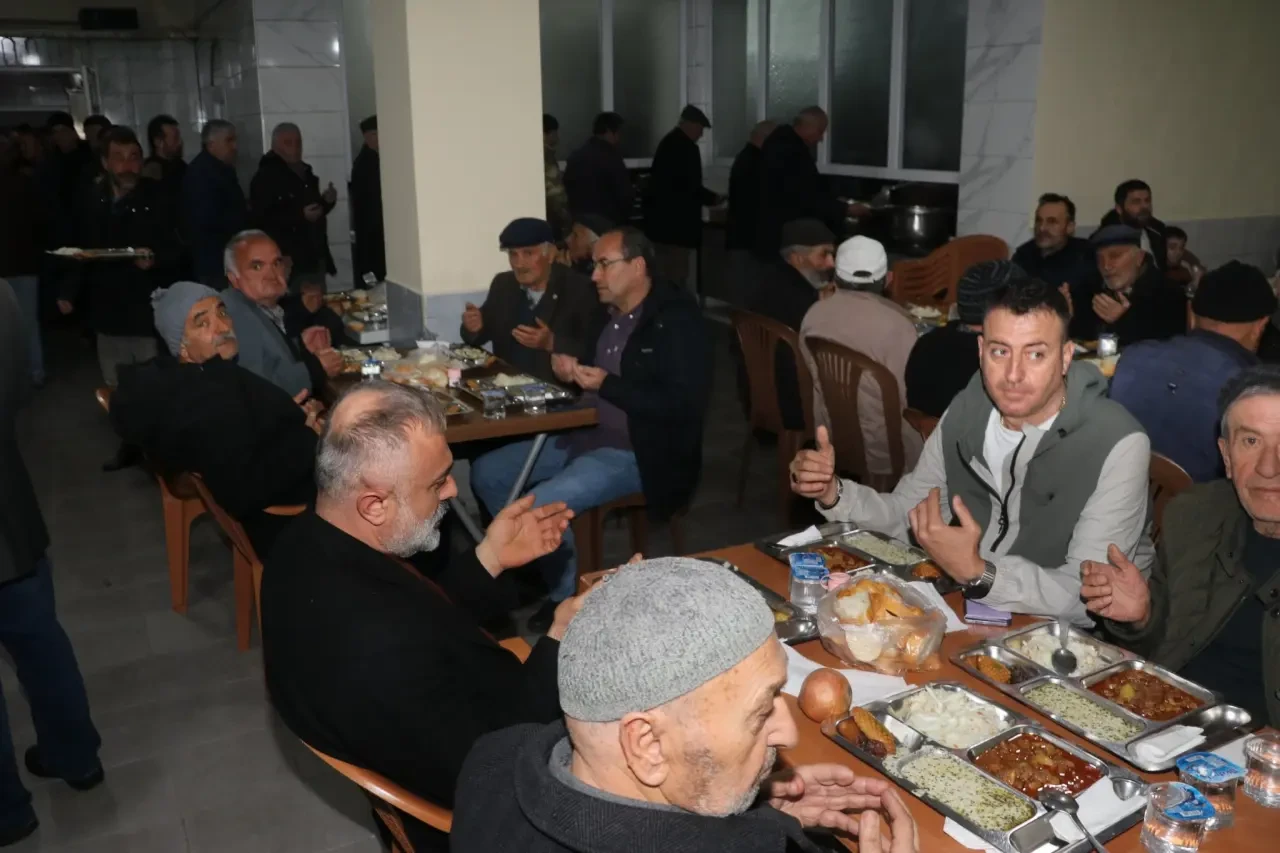 Vekiller Boraboy Köyü’nde İftar Sofrasında Buluştu 7