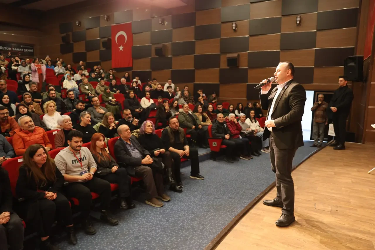 Amasya’da Tiyatroya Büyük İlgi 4