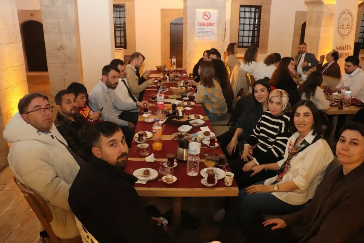 Amasya'da Avukatlar Aynı Sofrada Buluştu! 2