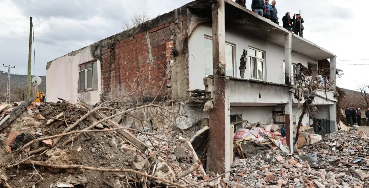 Amasya'da Devlet Sahada: İpekköy’de Yaralar Sarılıyor 4