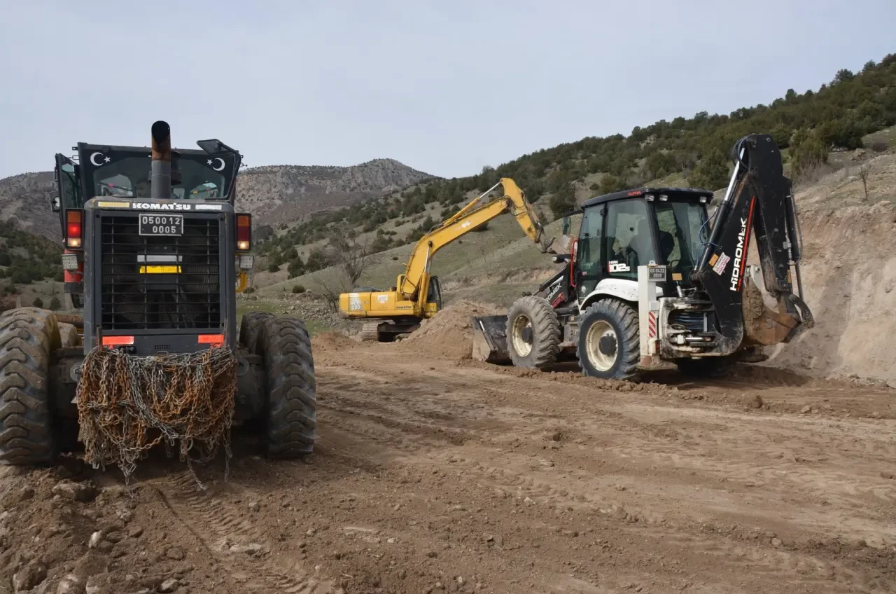 Göynücek’te Gölet Yolunda Çalışma Başladı 7