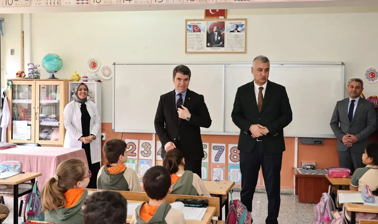 Amasya Eğitim Camiası Yasta, Vali Bakan Yanlarında 4