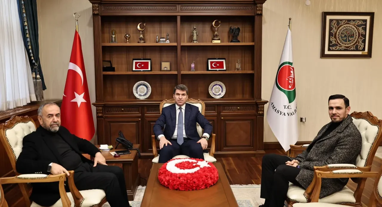 Amasya Valisi Önder Bakan’a Kurum ve Sendika Çıkarması 1