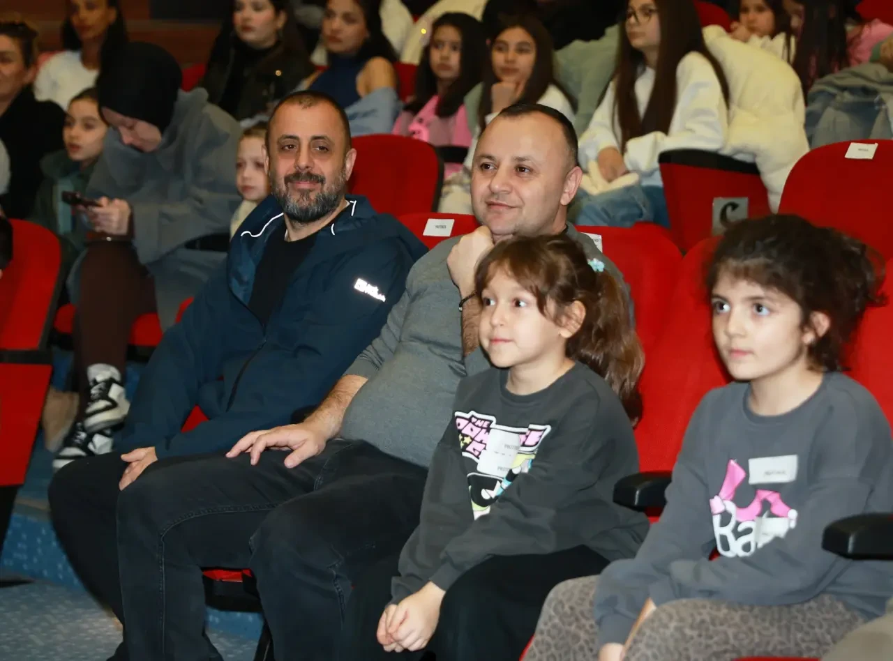 Amasya’da Hacivat ile Karagöz Çocuklarla Buluştu 8