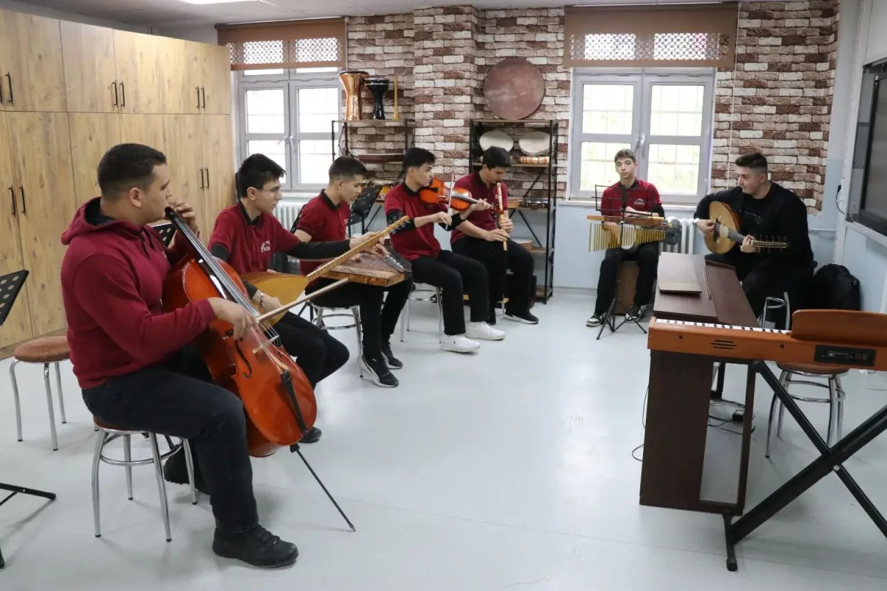 Amasyalı Kerem Recayi Soyhan Üç Alanda Zirvede 1