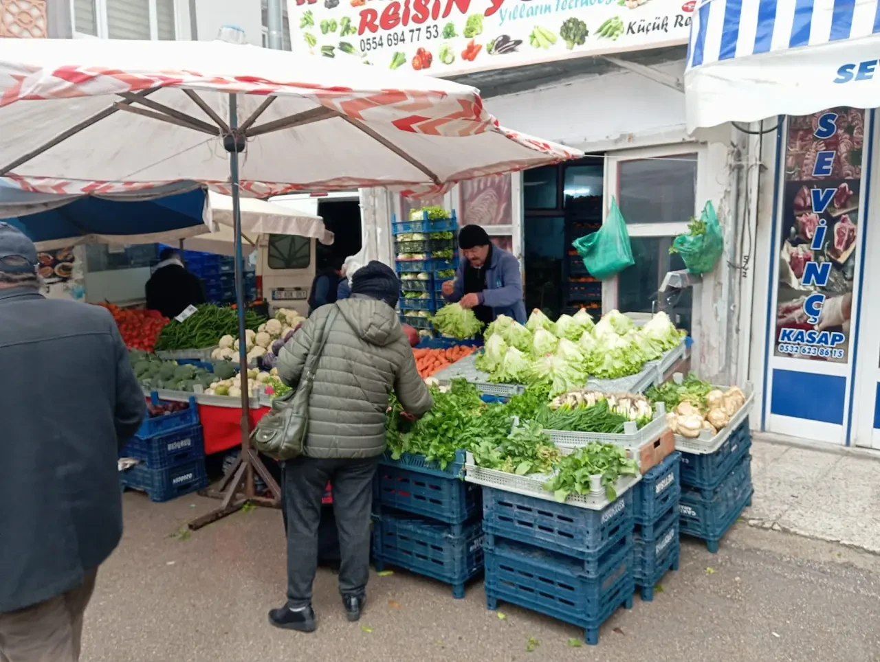 Vatandaş Halk Pazarından Şaşmıyor! 1