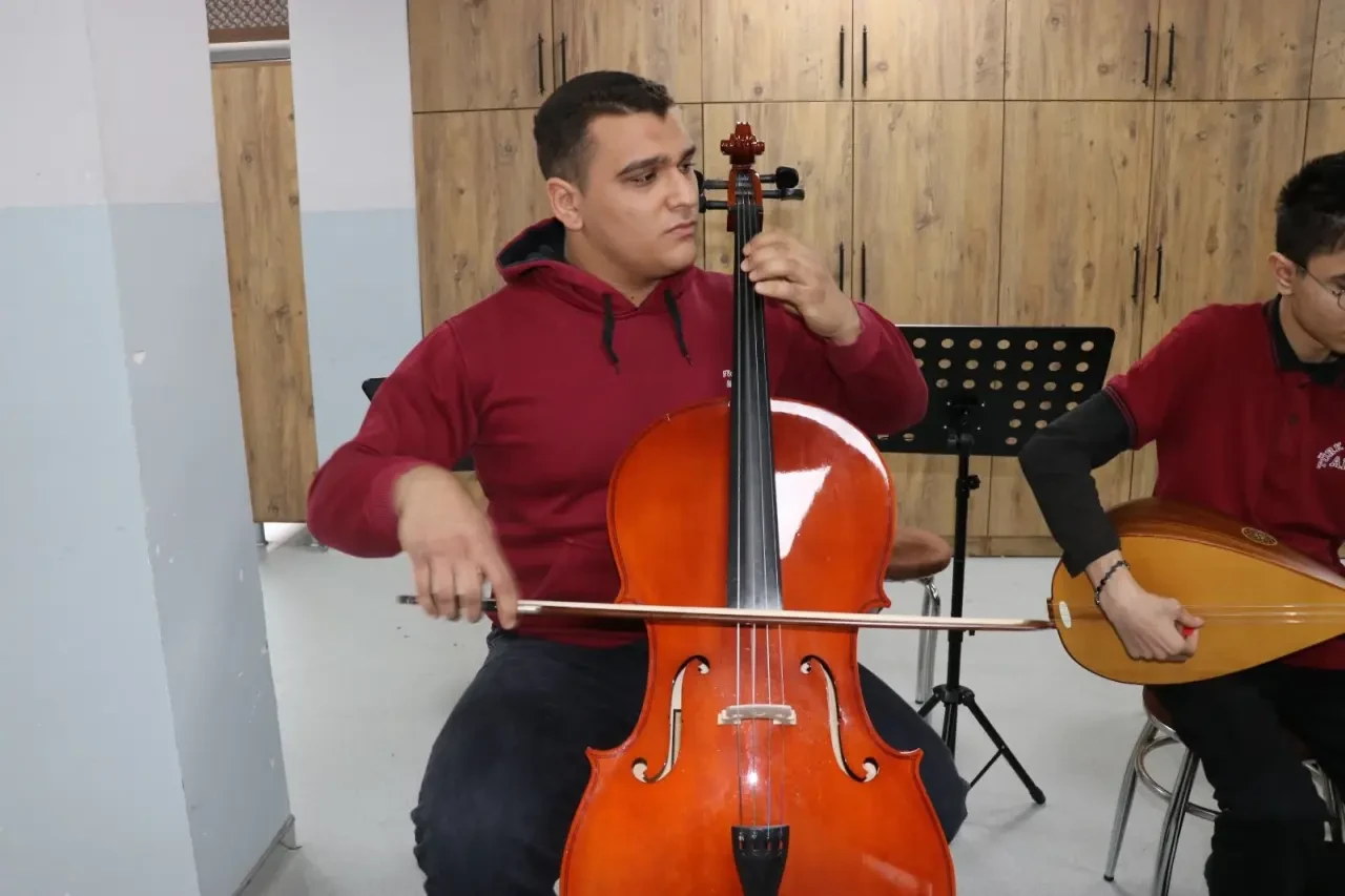 Amasyalı Kerem Recayi Soyhan Üç Alanda Zirvede 2