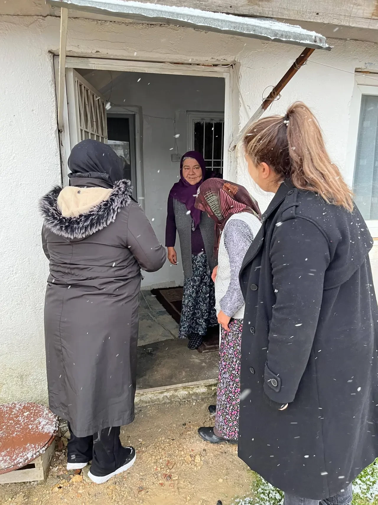 Merzifon’da AK Kadınlardan Kapı Kapı Gönül Köprüleri! 3