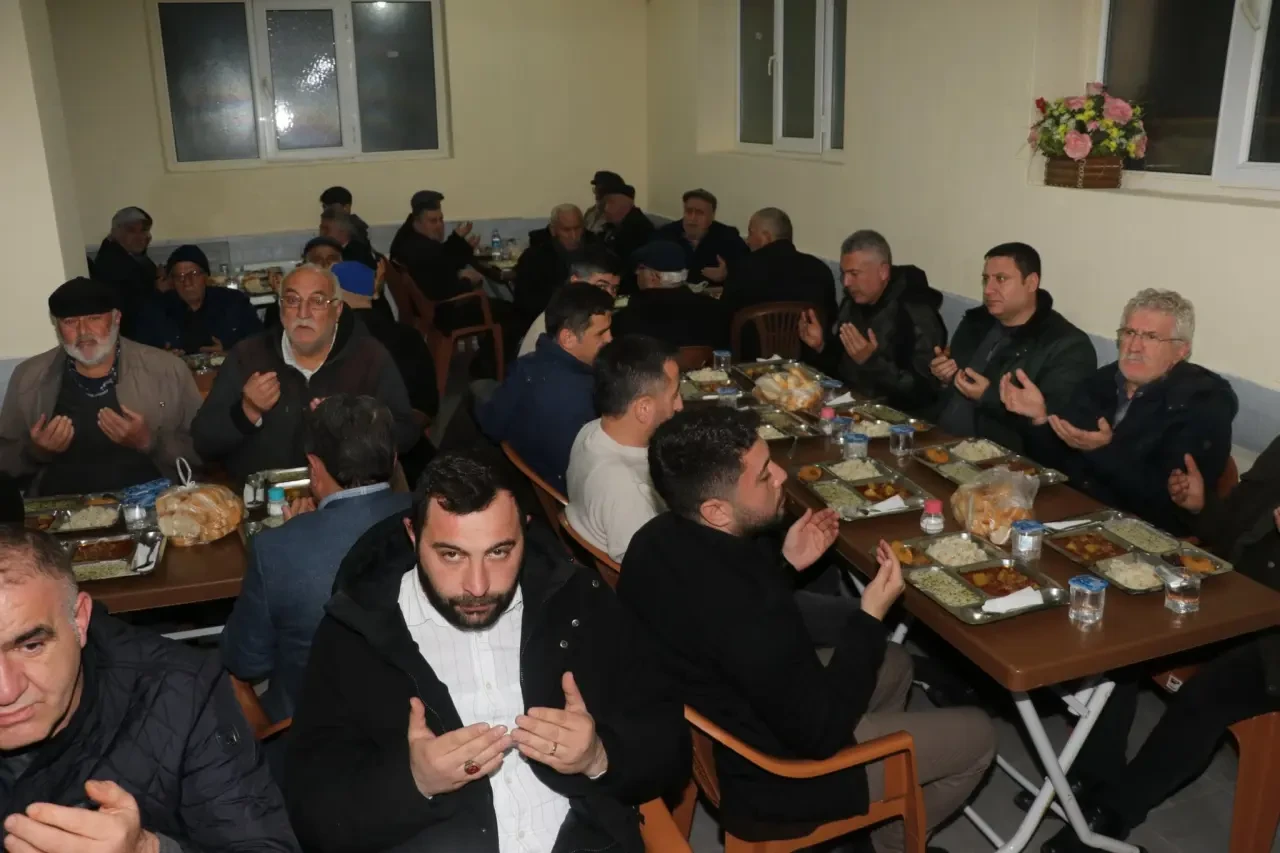 Vekiller Boraboy Köyü’nde İftar Sofrasında Buluştu 6