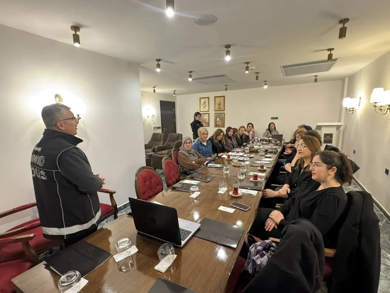 Kadın Girişimcilere Narkotik Toplantısı 2