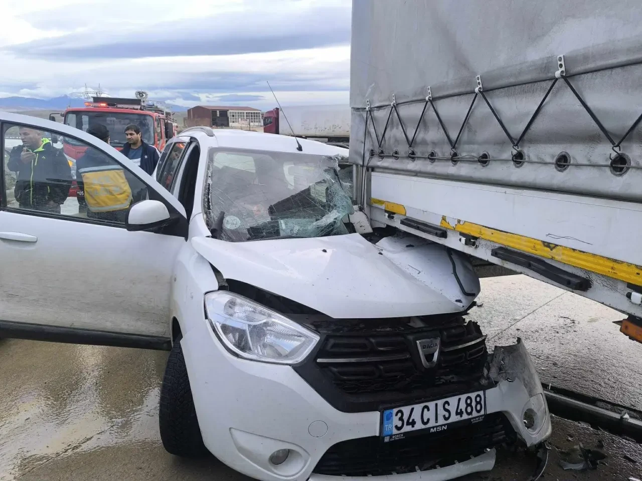 Merzifon Yolunda Sıkışmalı Trafik Kazası: 1 Yaralı 1