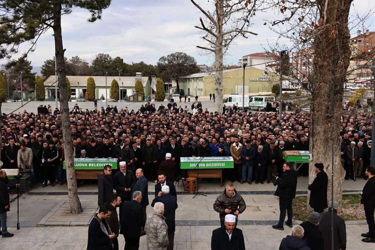 Suluova’da Hayatını Kaybeden İşçiler Son Yolculuklarına Uğurlandı 1
