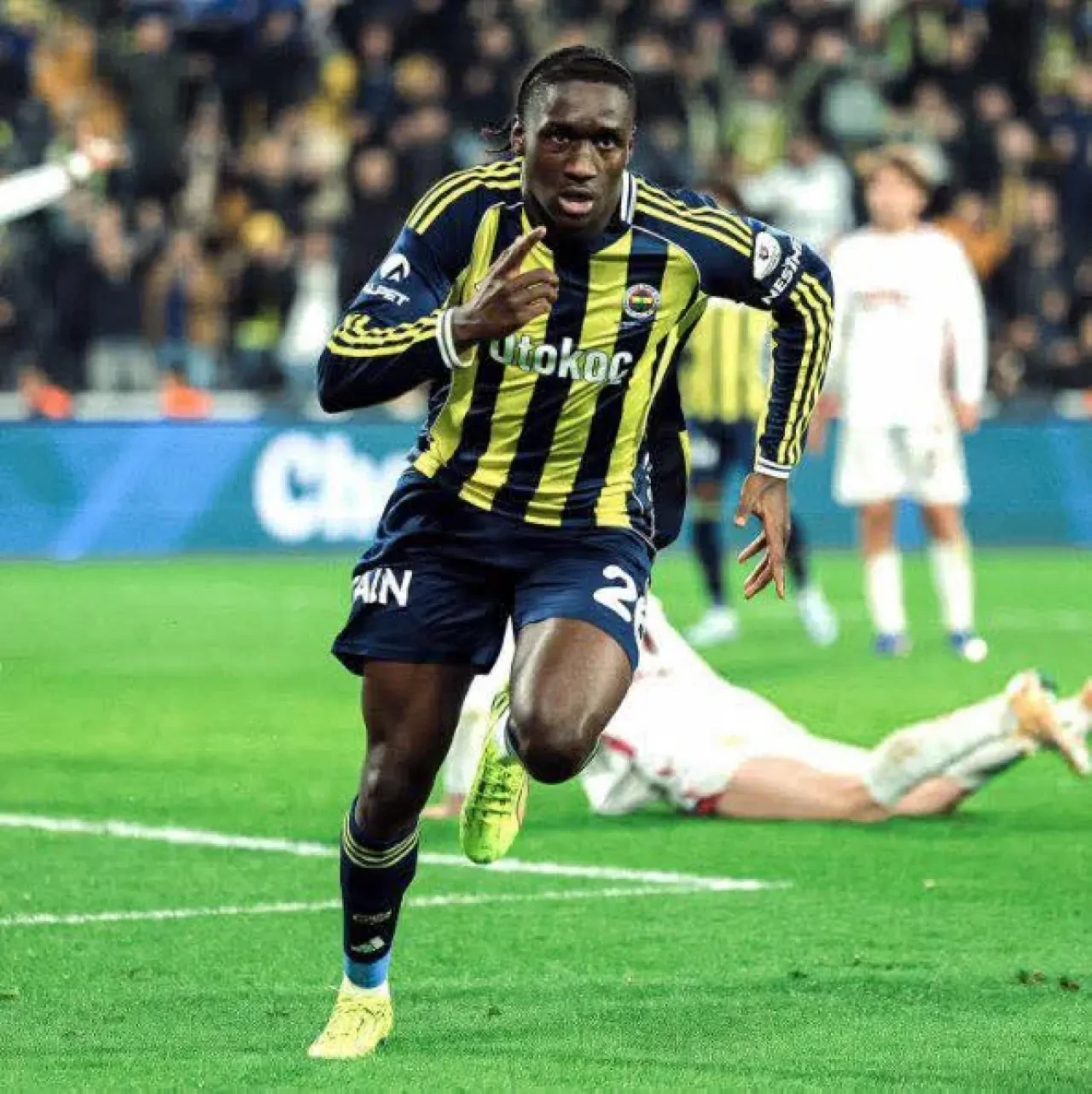 Nene Coştu, Fenerbahçe Farka Koştu 4