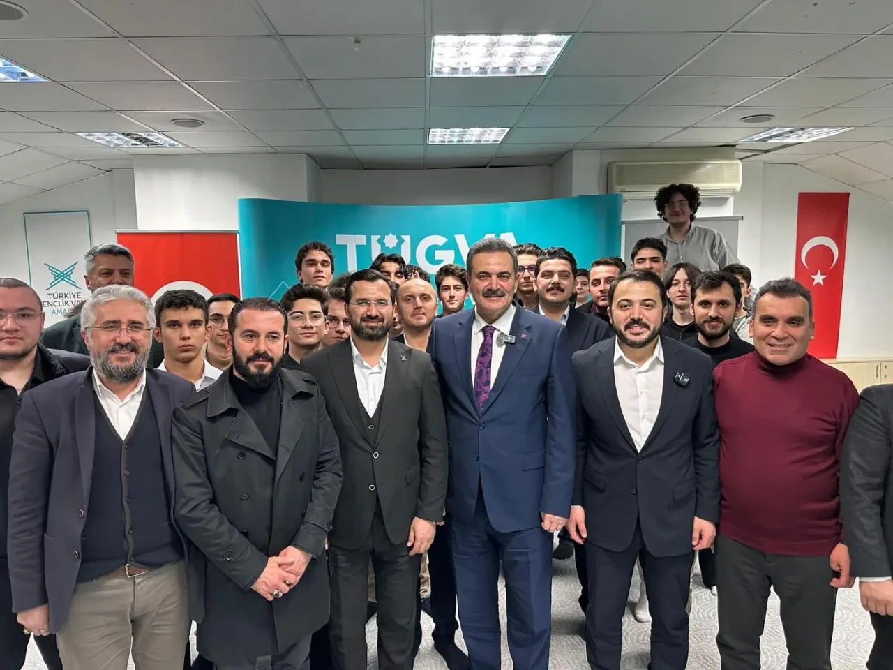 Vekil İpek TÜGVA İftarında Gençlerle Bir Arada 4