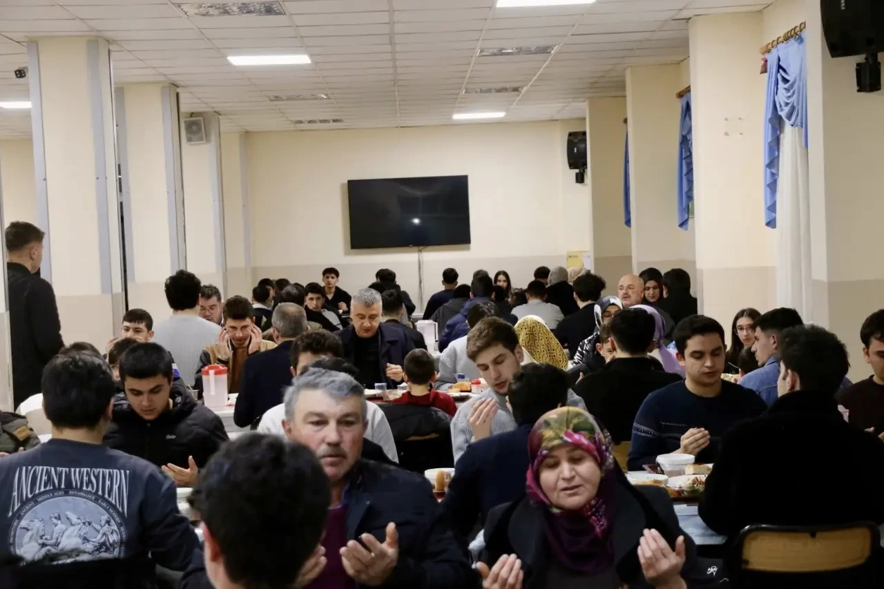 Amasya’da Öğrencilerle Gönül Sofrası 2