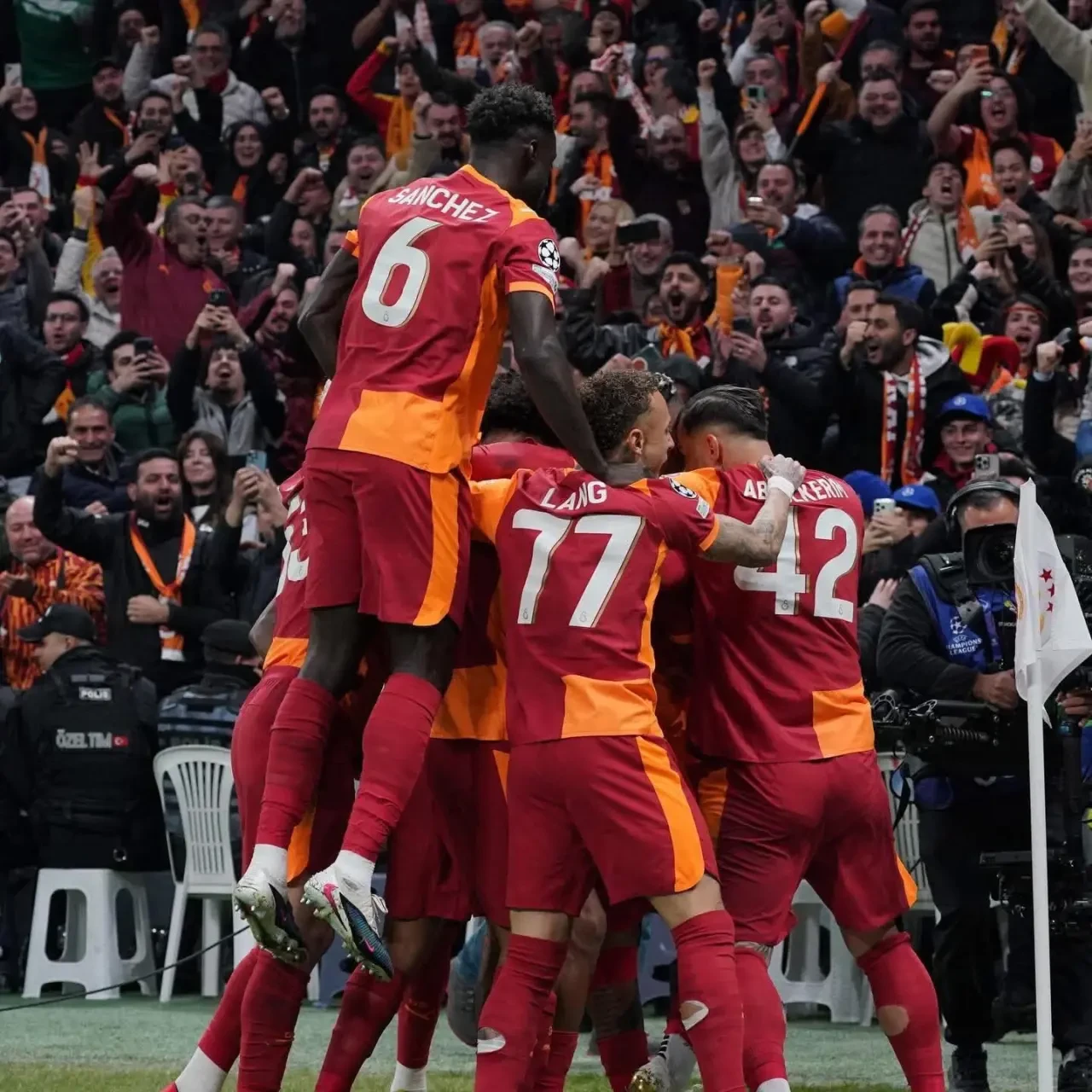 Galatasaray'da Şampiyonluk Şarkıları 2
