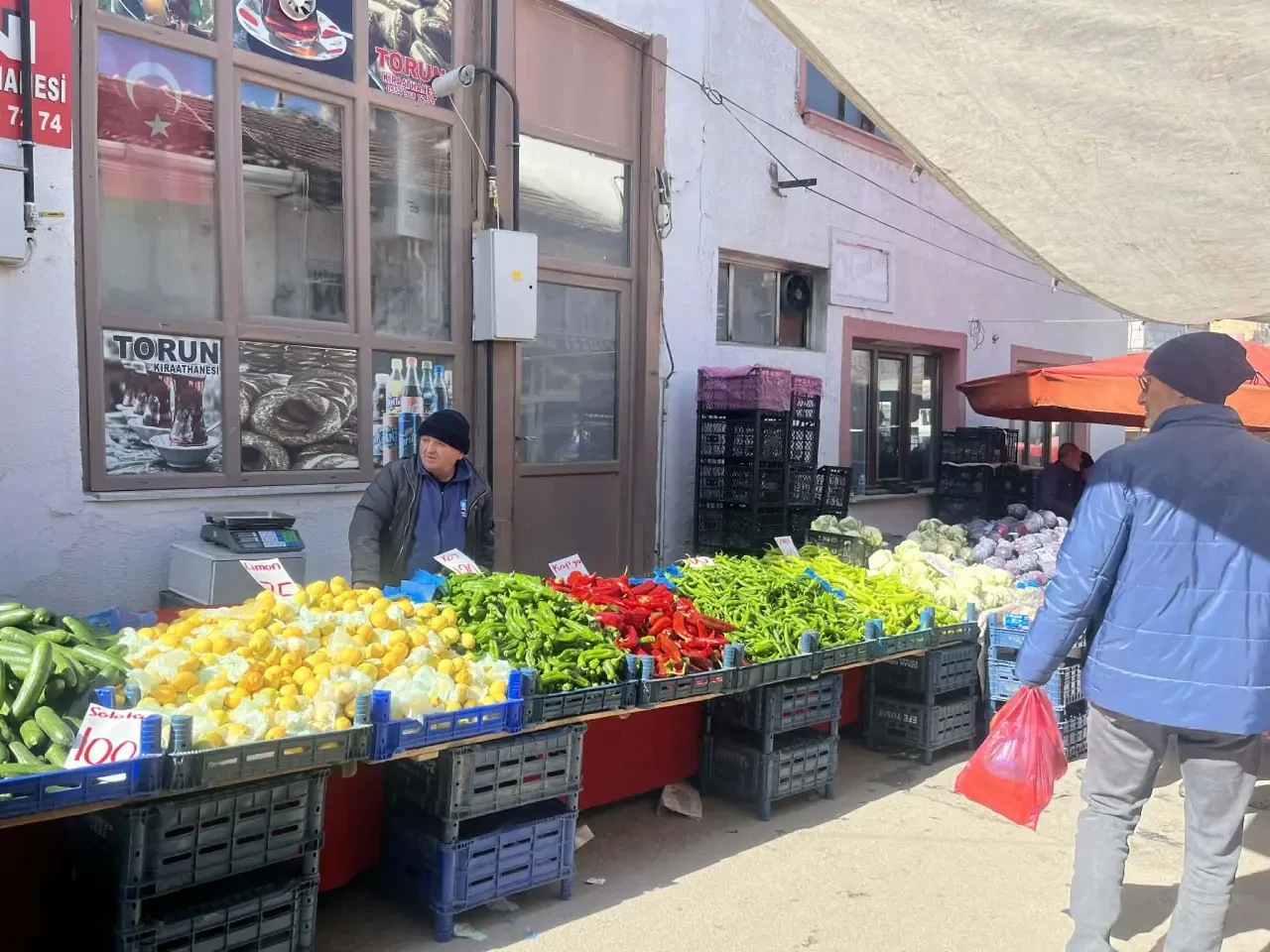 Merzifon Pazartesi Pazarında Ramazan Yoğunluğu Sürüyor 1